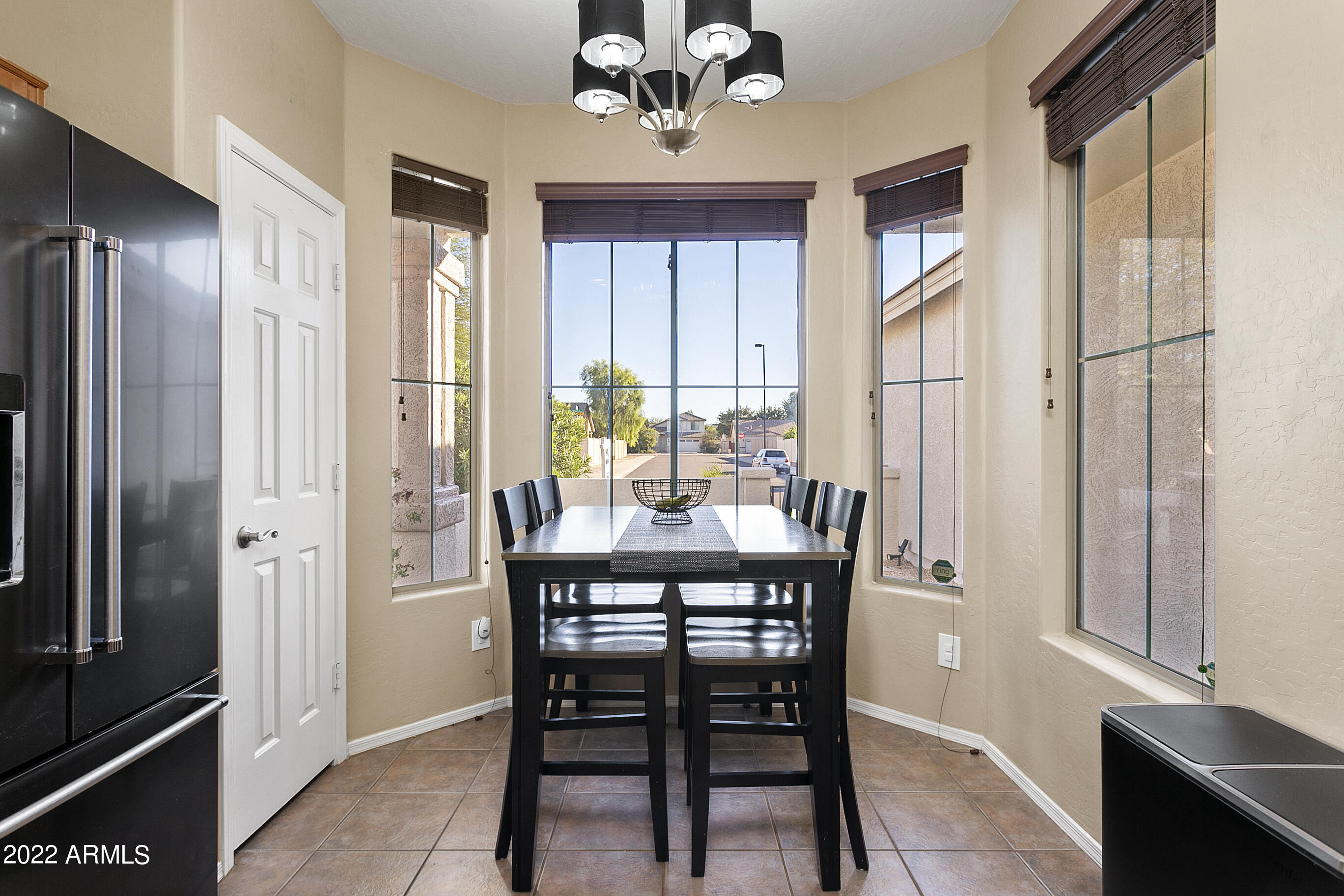 4242 East Megan Street Gilbert, AZ 85295 - Photo 10 of 26 EAT-IN KITCHEN