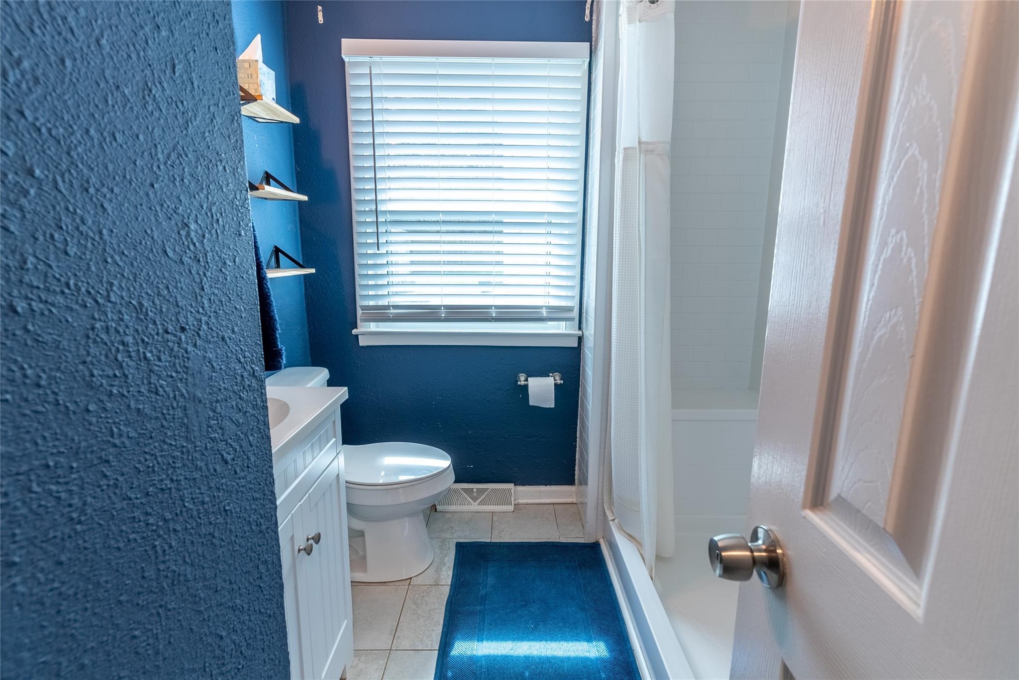 3924 Colebrook Road Charlotte, NC 28215 - Photo 12 of 32 Gallery Image 12