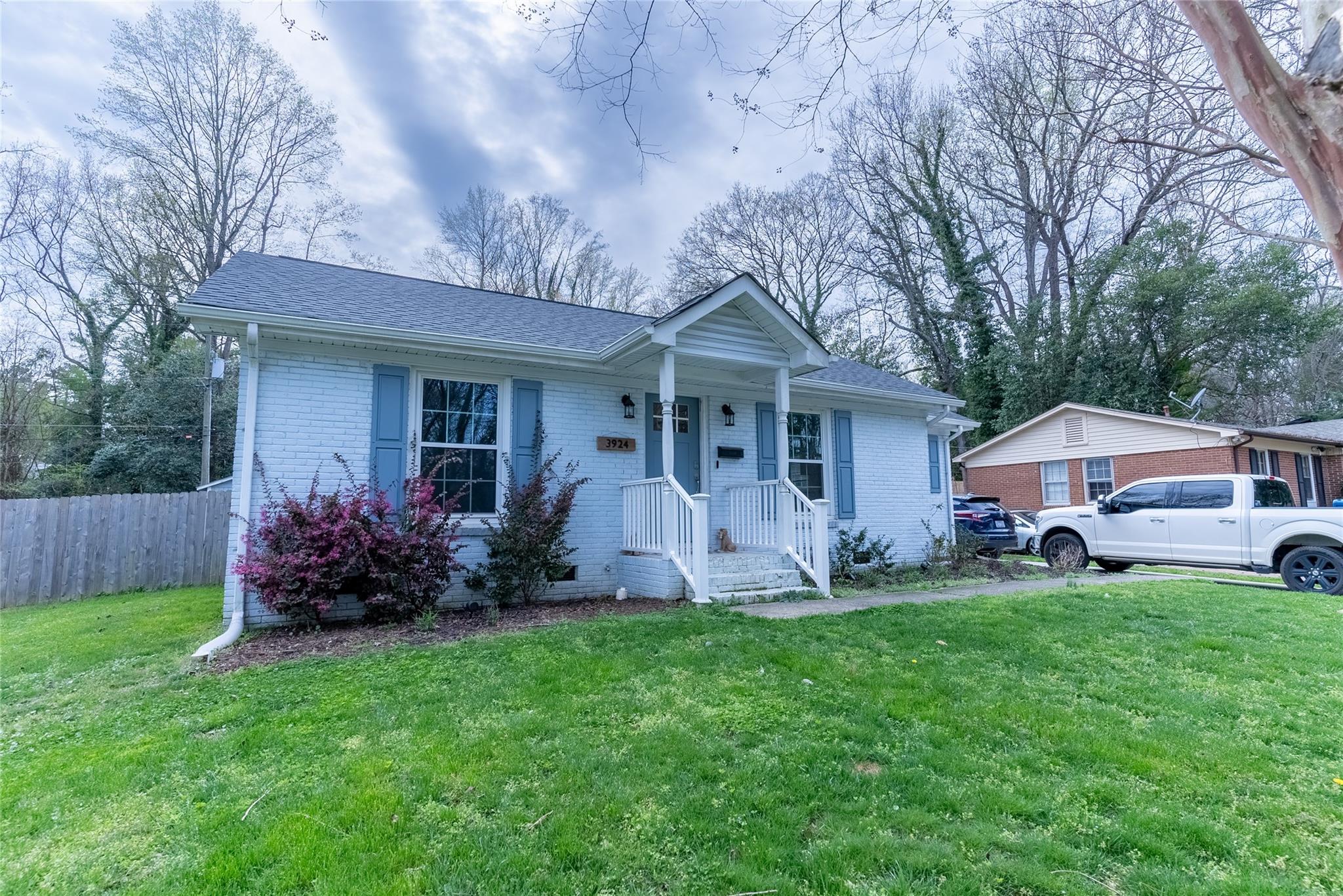 3924 Colebrook Road Charlotte, NC 28215 - Photo 2 of 32 Gallery Image 2