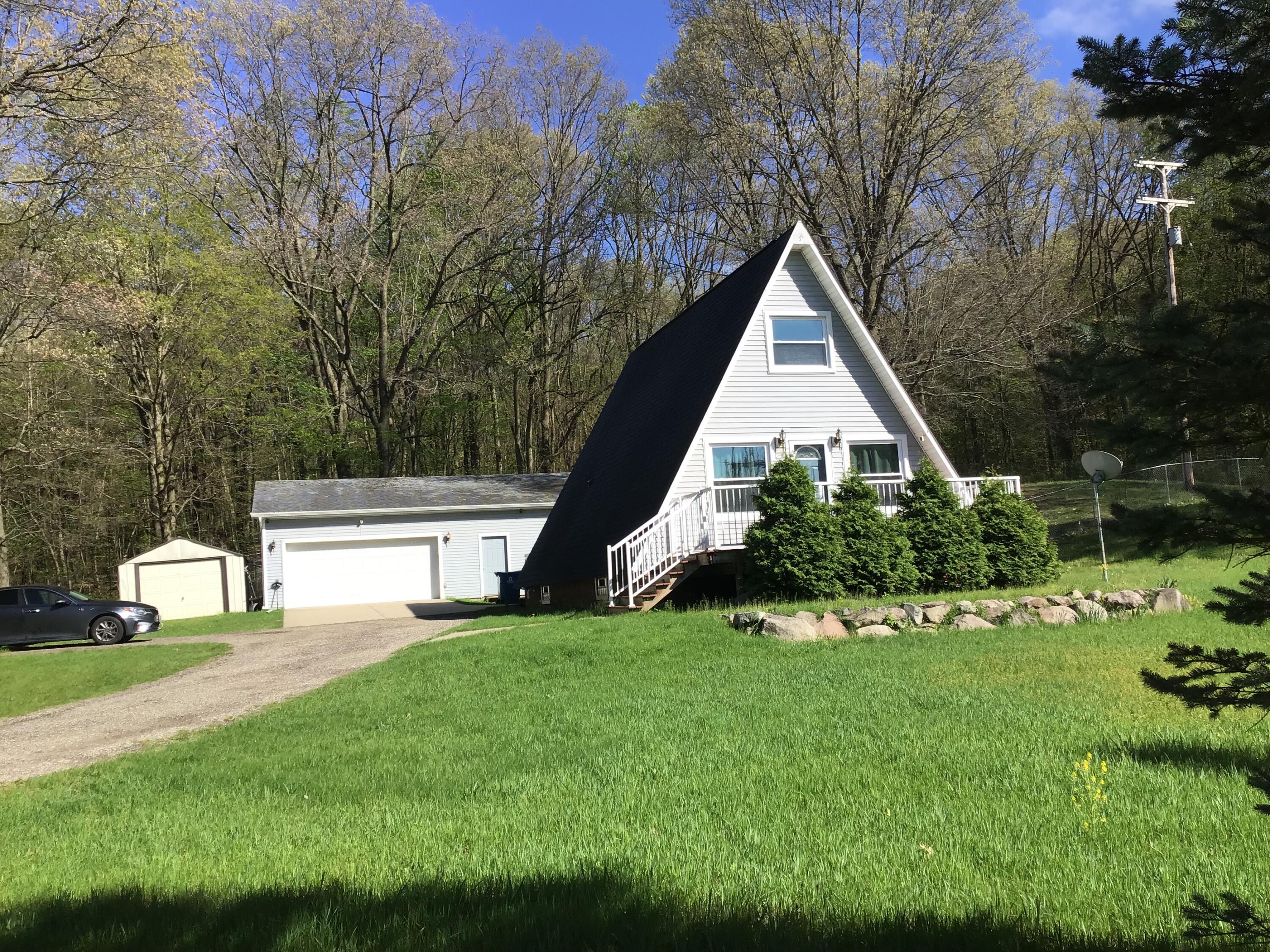 1135 Marsh Road Plainwell, MI 49080 - Photo 3 of 29 1CEE9C62-DC99-4CCB-BAA7-18A1C879AC32