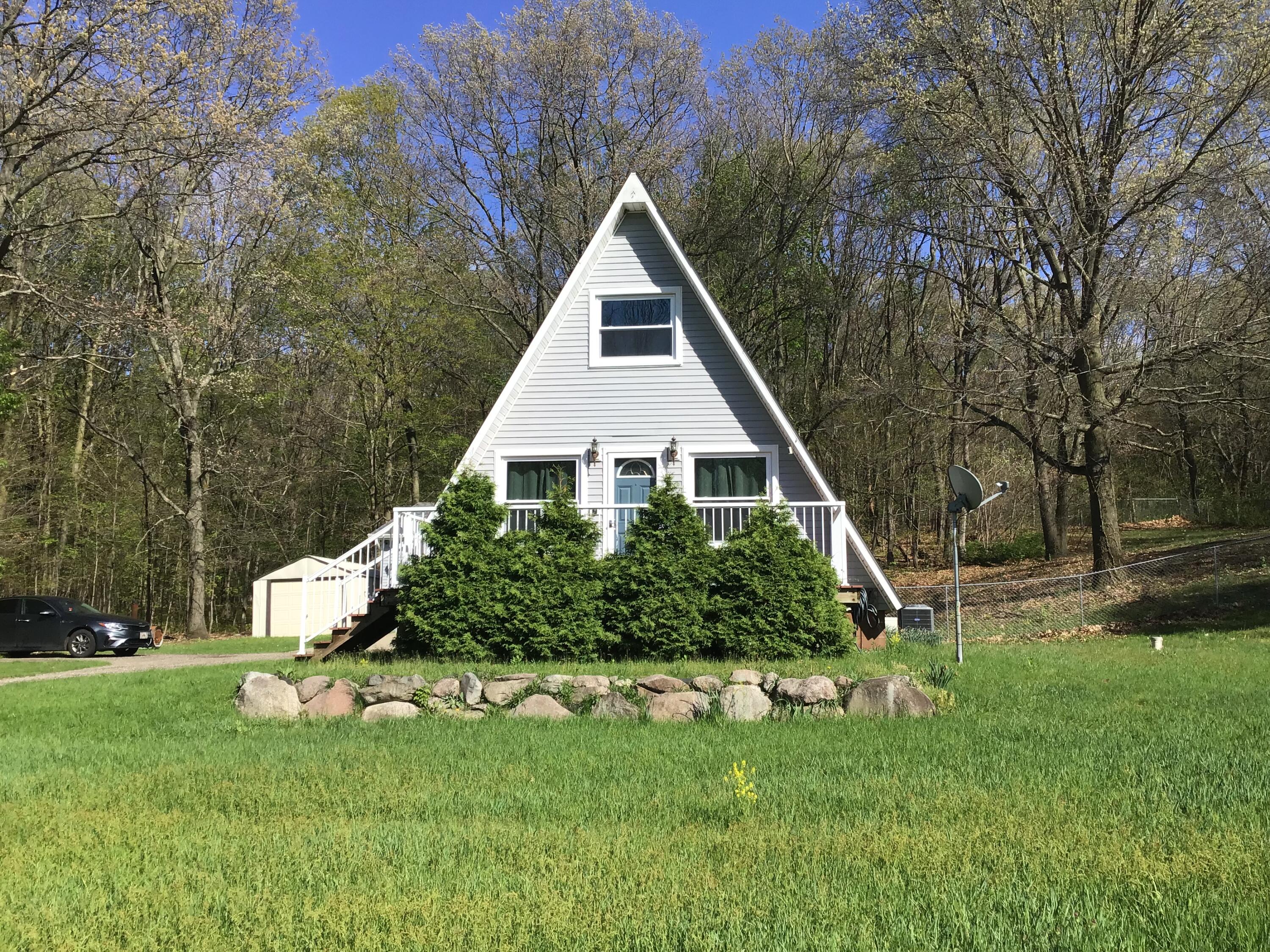 1135 Marsh Road Plainwell, MI 49080 - Photo 4 of 29 3D925867-E006-4B17-BE3C-29AE1AEAC675