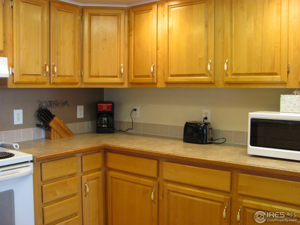 811 Saunders Road Fort Morgan, CO 80701 - Photo 12 of 33 kitchen