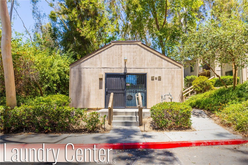 600 Central Avenue, Unit 346 Riverside, CA 92507 - Photo 33 of 37 Laundry area