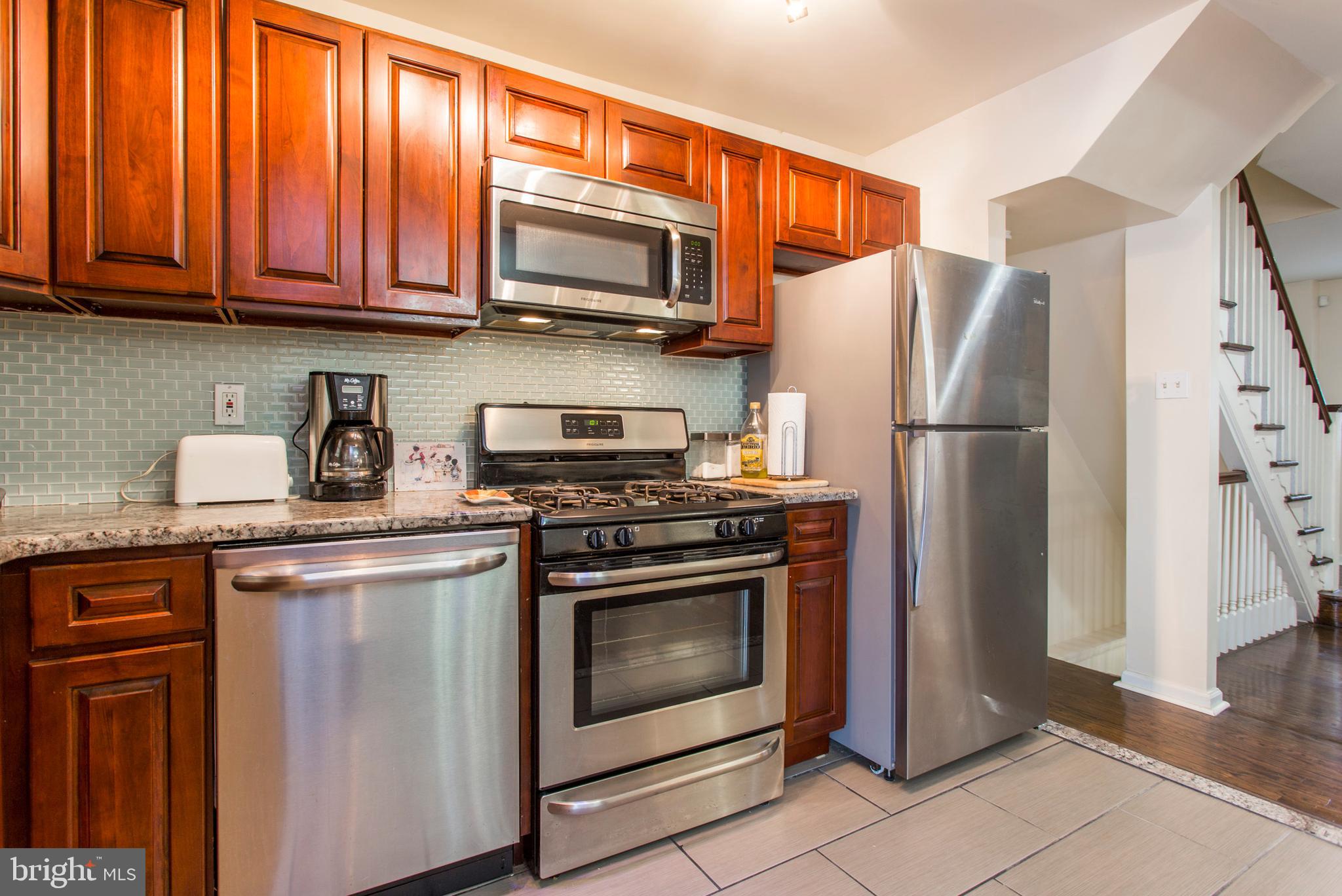 6632 Lotus Road Philadelphia, PA 19151 - Photo 11 of 28 Kitchen