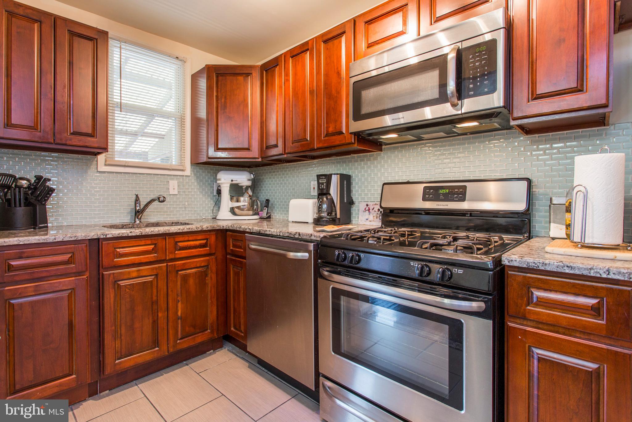 6632 Lotus Road Philadelphia, PA 19151 - Photo 12 of 28 Kitchen