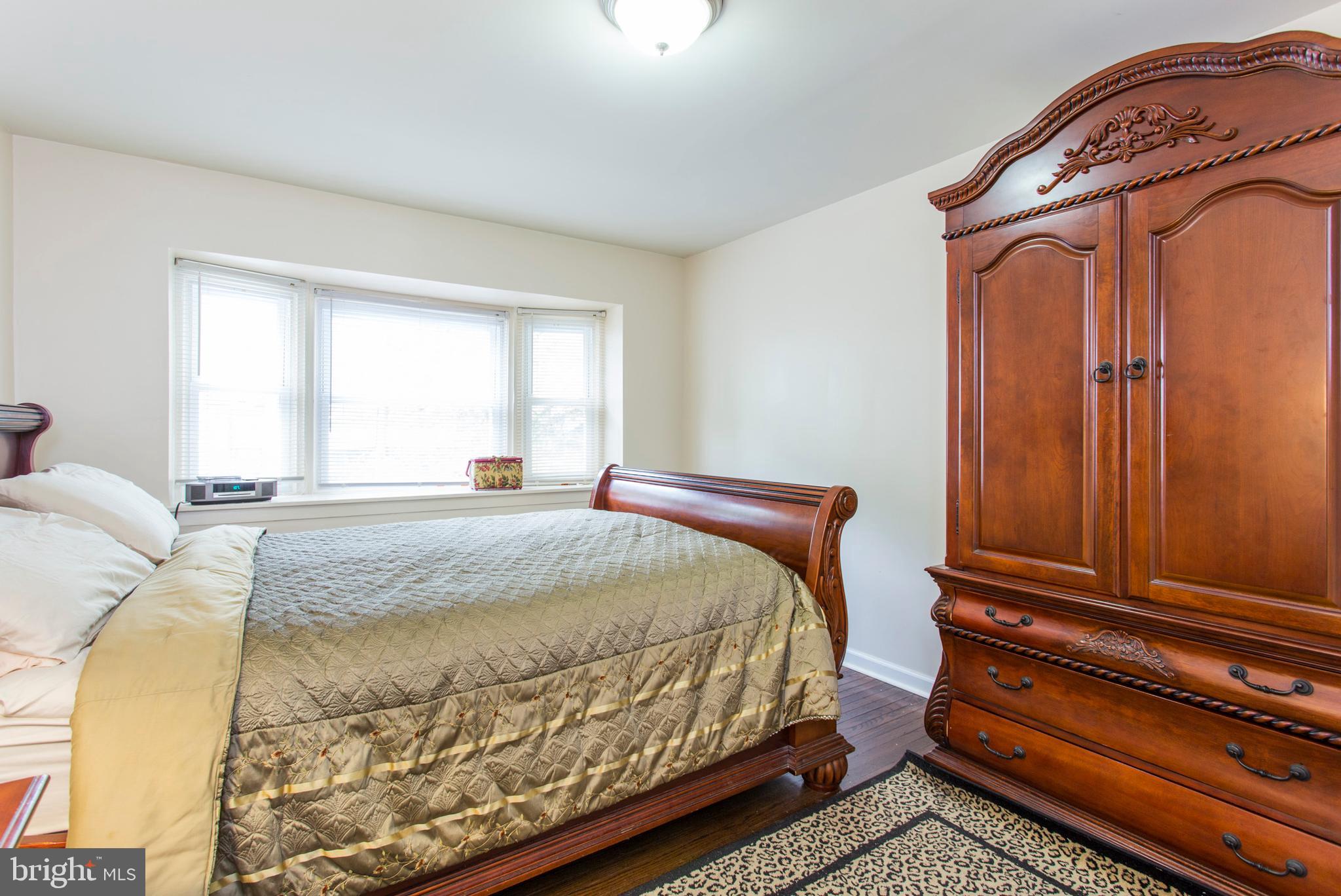 6632 Lotus Road Philadelphia, PA 19151 - Photo 17 of 28 Main bedroom