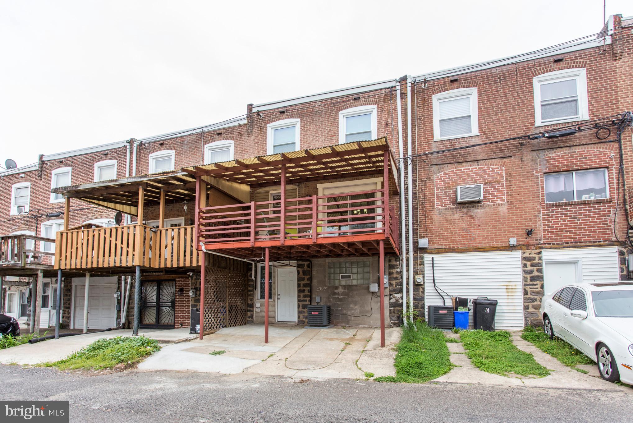 6632 Lotus Road Philadelphia, PA 19151 - Photo 26 of 28 Exterior Back