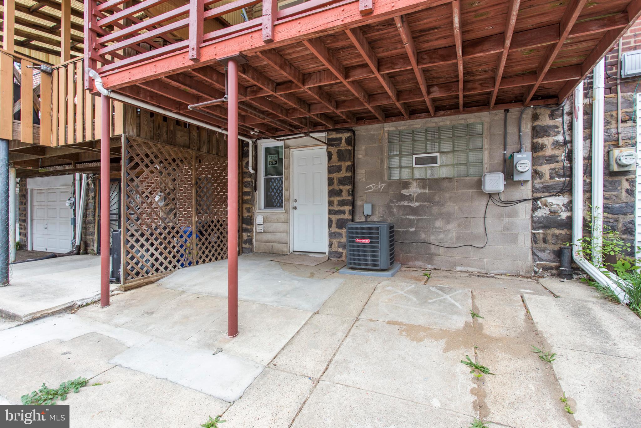 6632 Lotus Road Philadelphia, PA 19151 - Photo 27 of 28 Exterior Back