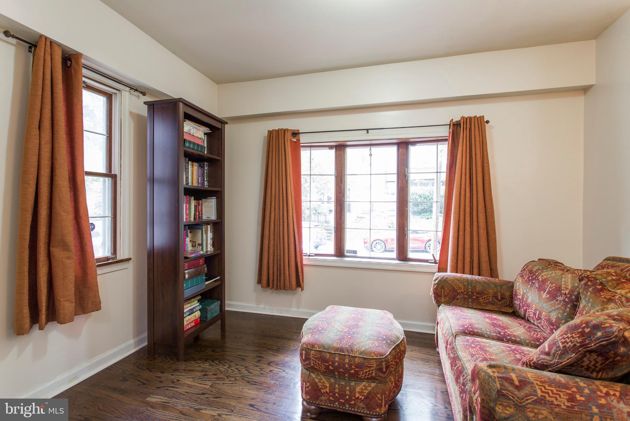 6632 Lotus Road Philadelphia, PA 19151 - Photo 5 of 28 Study