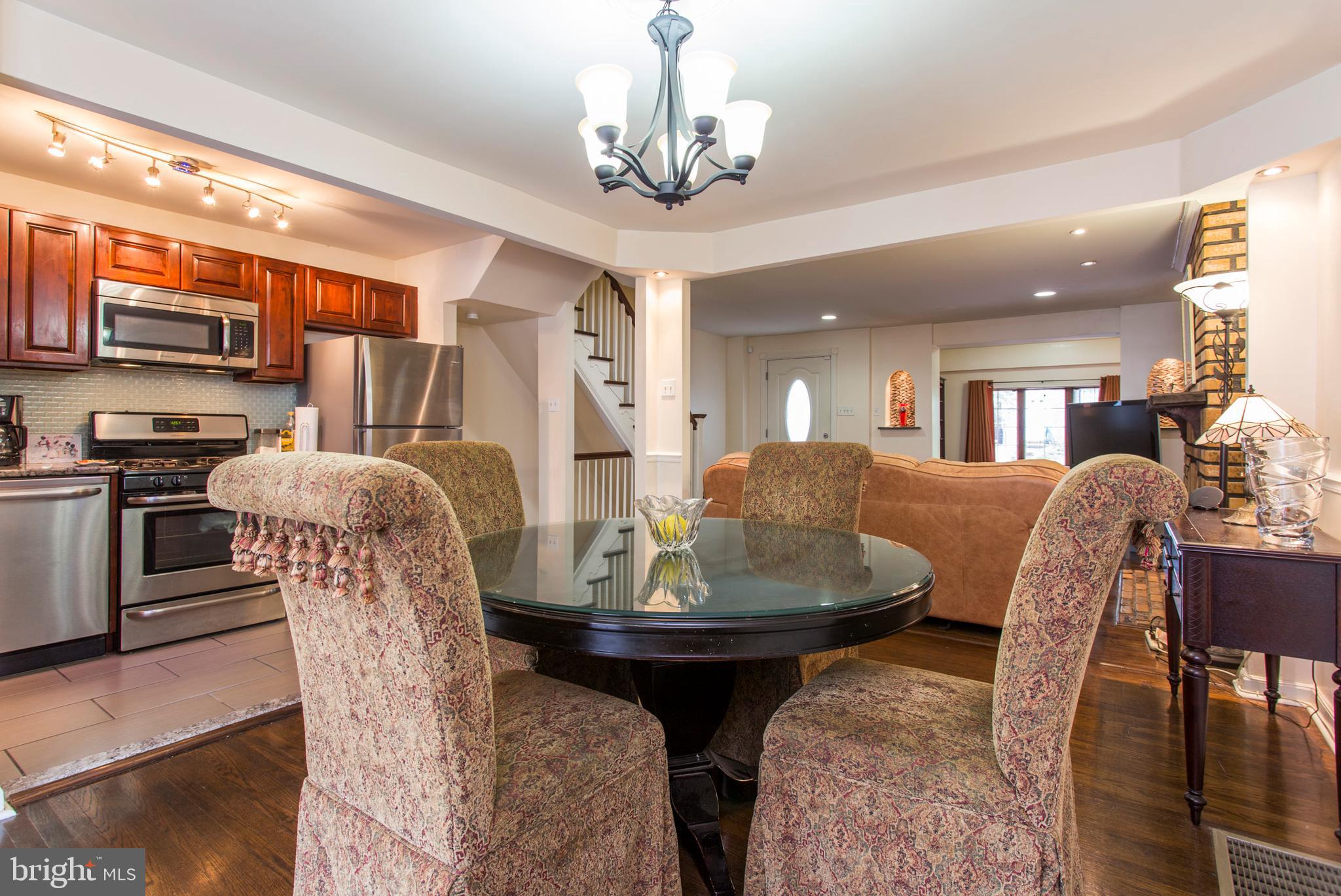 6632 Lotus Road Philadelphia, PA 19151 - Photo 8 of 28 Dining Room / Kitchen
