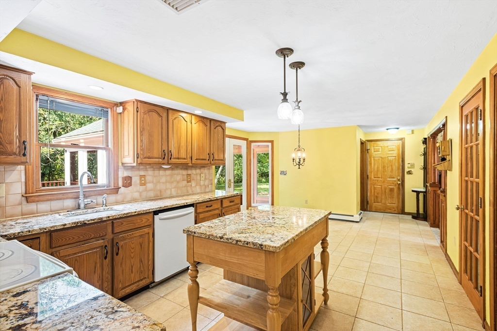 34 Smith Road Mansfield, MA 02048 - Photo 9 of 36 Gallery Image 9