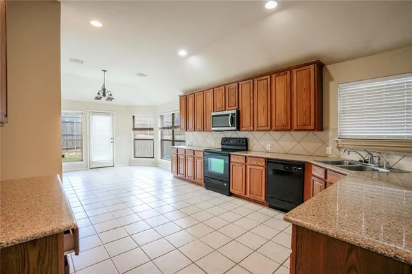 $2,195 | 7612 Burton Lane, McKinney, TX 75070