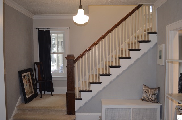 325 West Arrowhead Road Duluth, MN 55803 - Photo 7 of 17 Stairwell