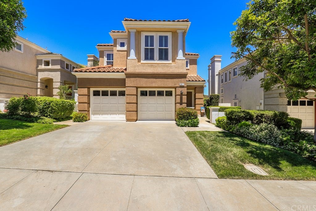 3917 Sunsetridge Road Moorpark, CA 93021 - Photo 1 of 1 a front view of a house with a garden
