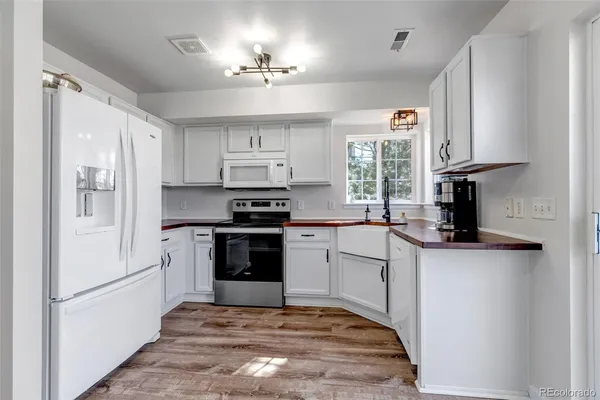 $319,899 | 1563 South Danube Way, Unit 101, Aurora, CO 80017