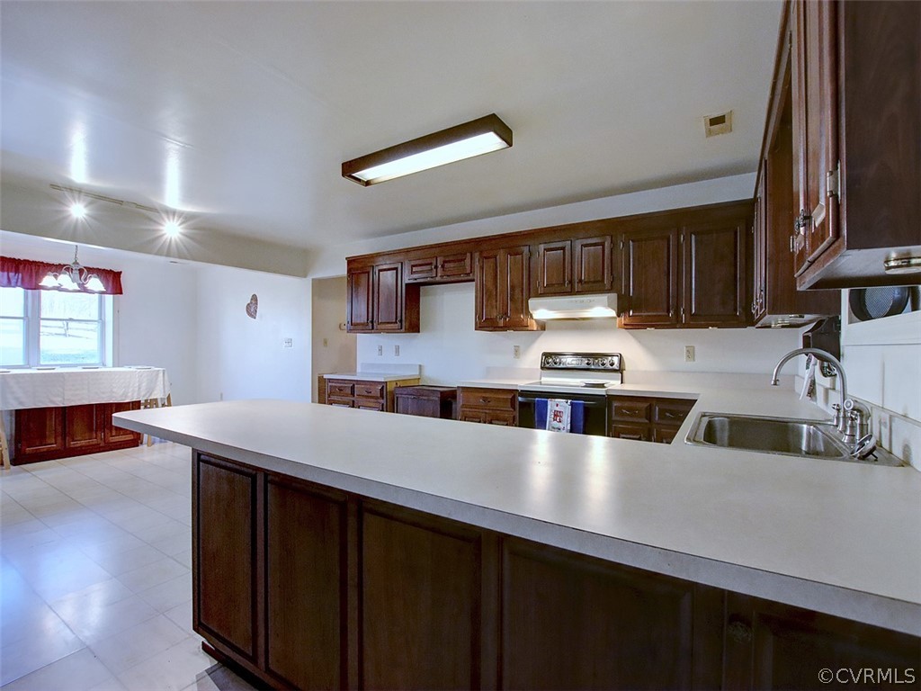 15208 Green Acres Road Beaverdam, VA 23015 - Photo 15 of 50 The peninsula has an overhang so it can be used to