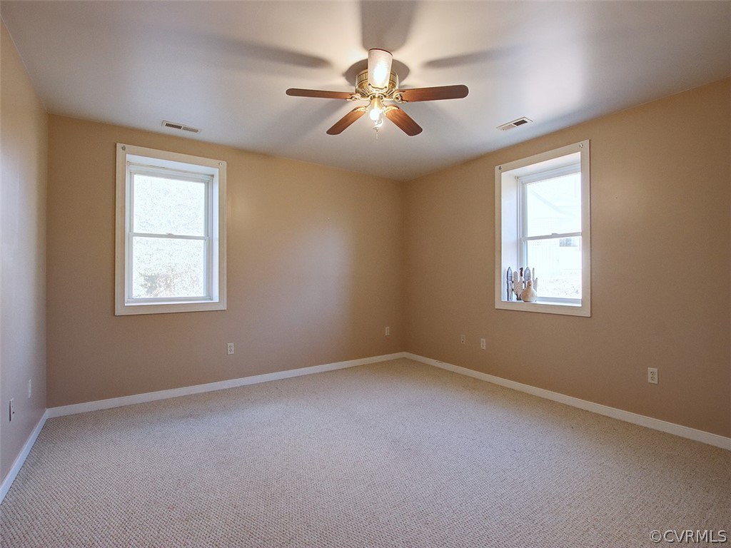 15208 Green Acres Road Beaverdam, VA 23015 - Photo 19 of 50 Corner bedroom with 2 windows - off the Family roo
