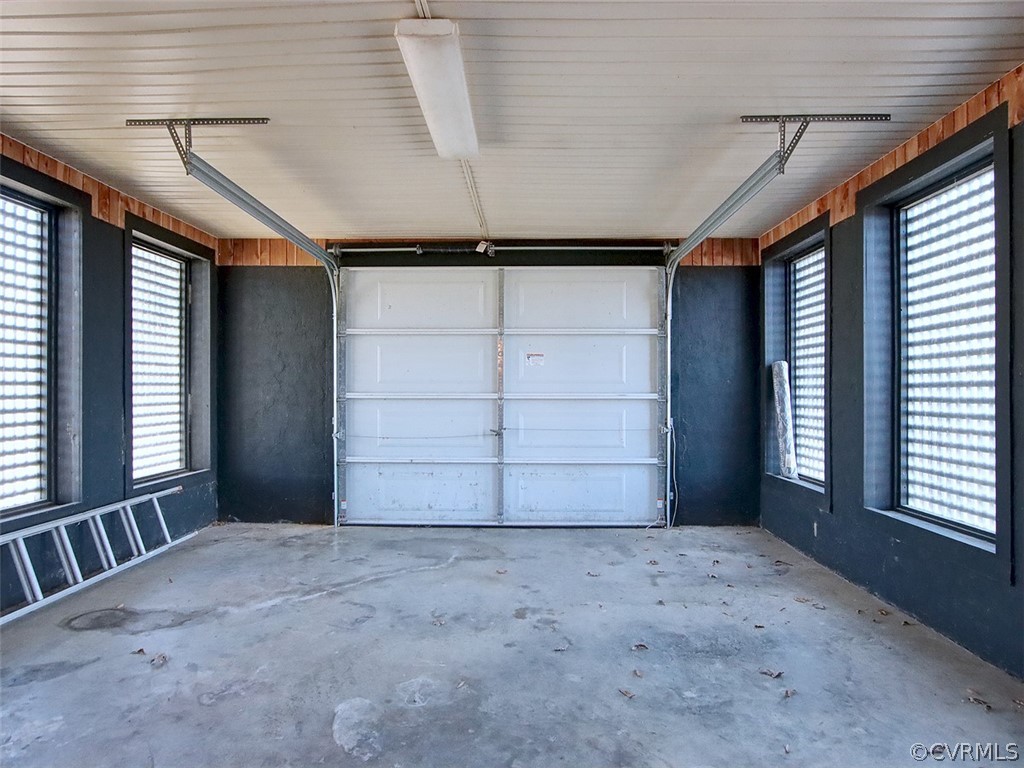 15208 Green Acres Road Beaverdam, VA 23015 - Photo 34 of 50 The garage has plenty of room!
