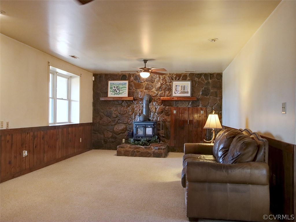 15208 Green Acres Road Beaverdam, VA 23015 - Photo 8 of 50 The Family room is huge!