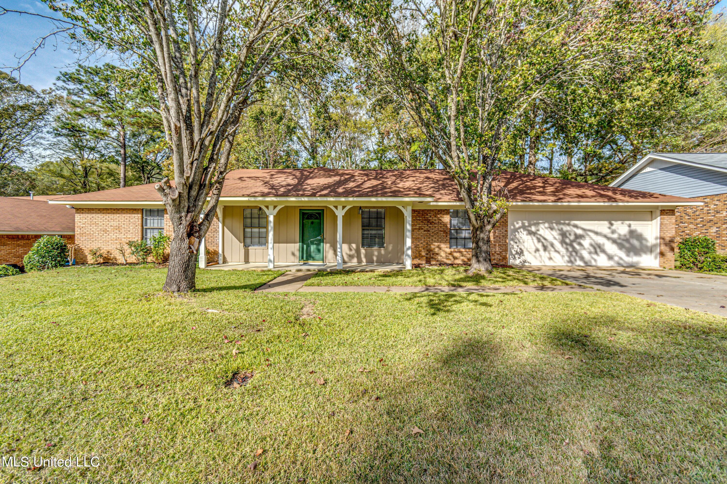 161 Summit Ridge Drive Brandon, MS 39042 - Photo 1 of 24 Front of home