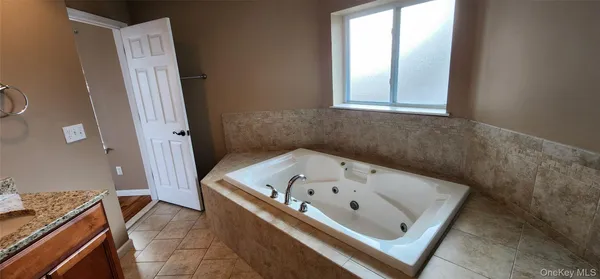 $2,600 | 448 Old Mountain Road, Unit 1, Port Jervis, NY 12771