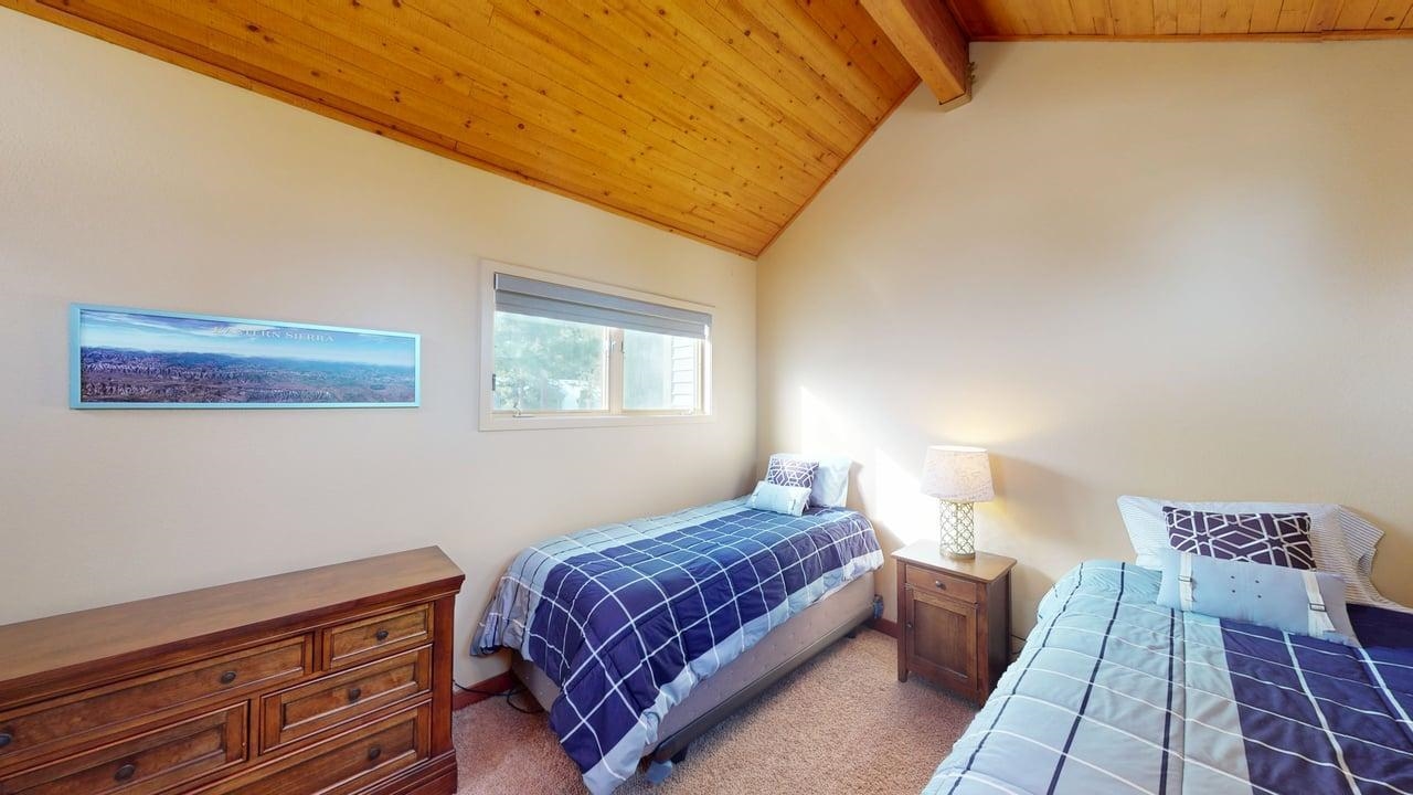 3600 Chateau Road, Unit 2 Mammoth Lakes, CA 93546 - Photo 20 of 27 Bedroom with light colored carpet and baseboards