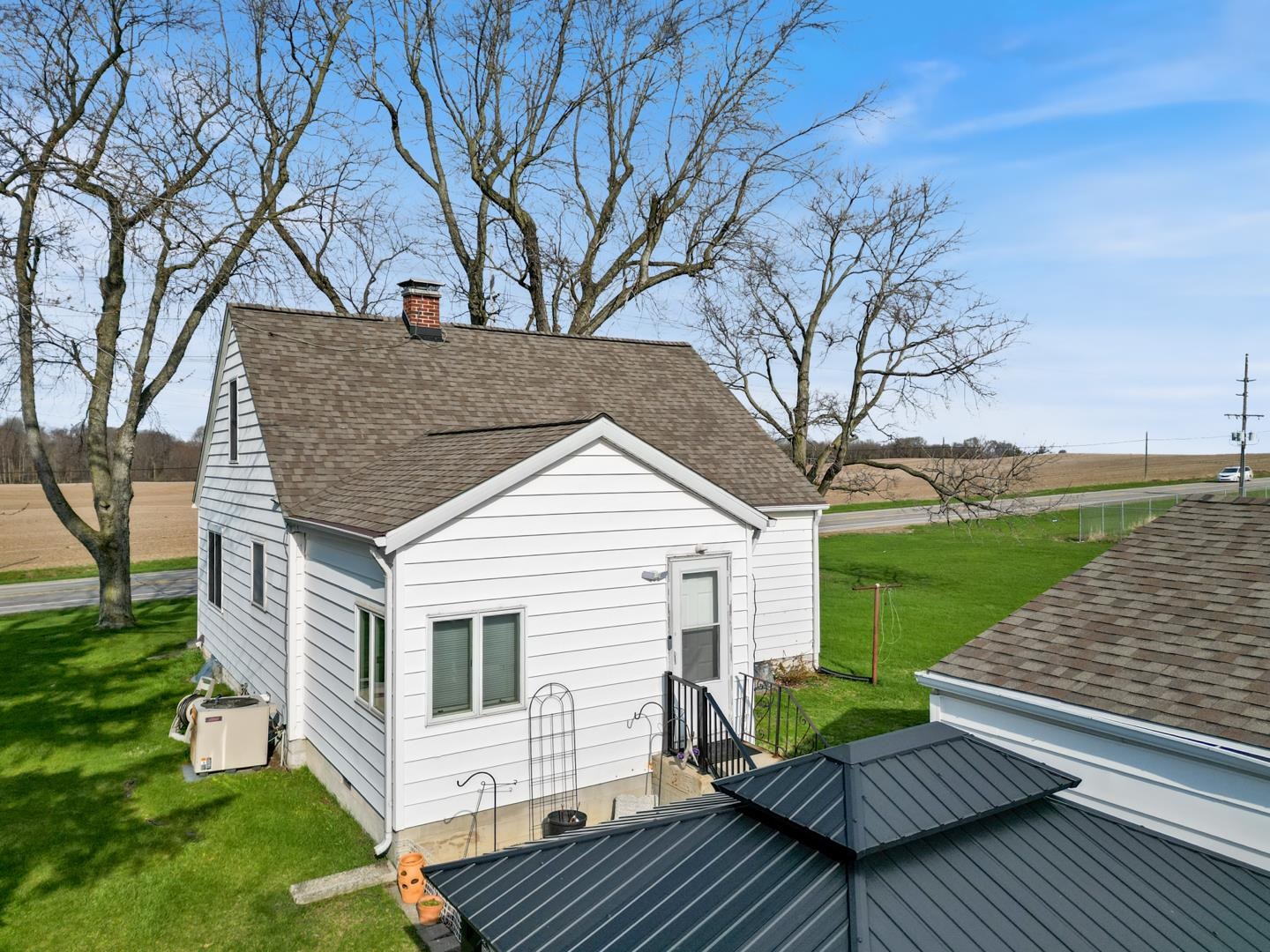 5290 Highway 15 Warsaw, IN 46582 - Photo 19 of 35