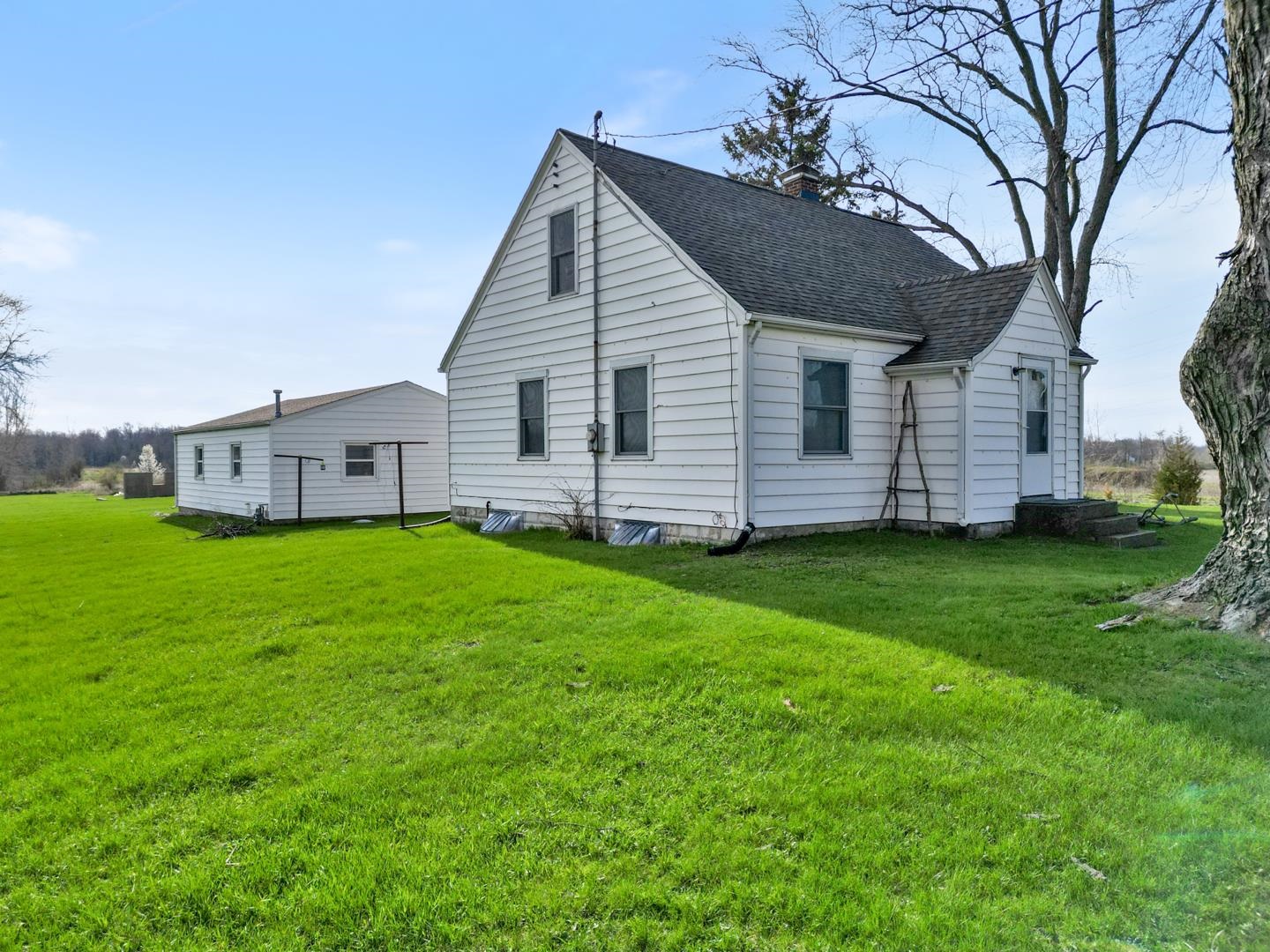 5290 Highway 15 Warsaw, IN 46582 - Photo 21 of 35