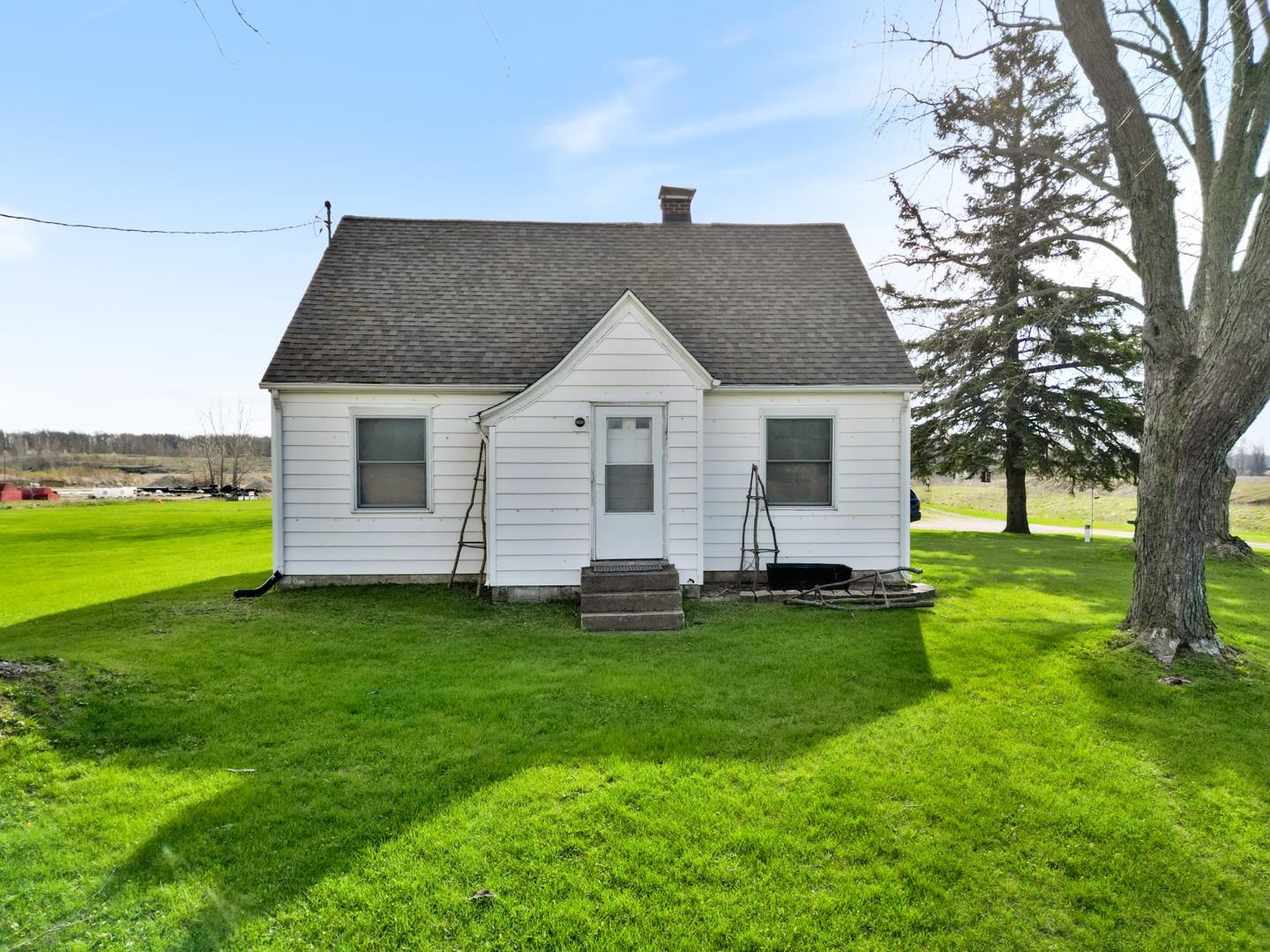 5290 Highway 15 Warsaw, IN 46582 - Photo 23 of 35