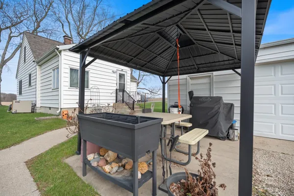 $350,000 | 5290 Highway 15, Warsaw, IN 46582