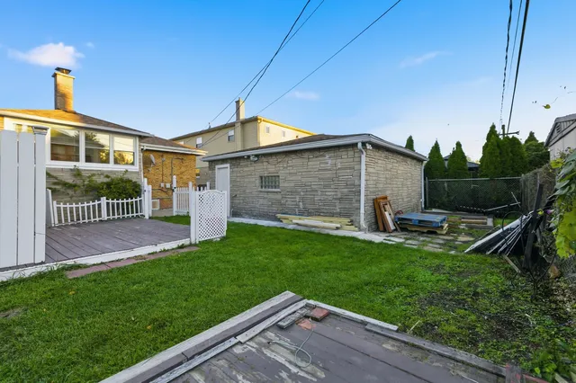 $3,600 | 4656 North Narragansett Avenue, Harwood Heights, IL 60706