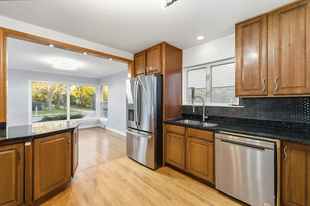 $3,600 | 4656 North Narragansett Avenue, Harwood Heights, IL 60706