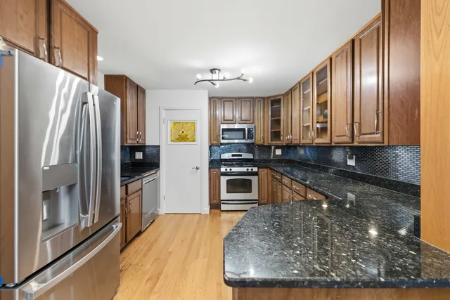 $3,600 | 4656 North Narragansett Avenue, Harwood Heights, IL 60706