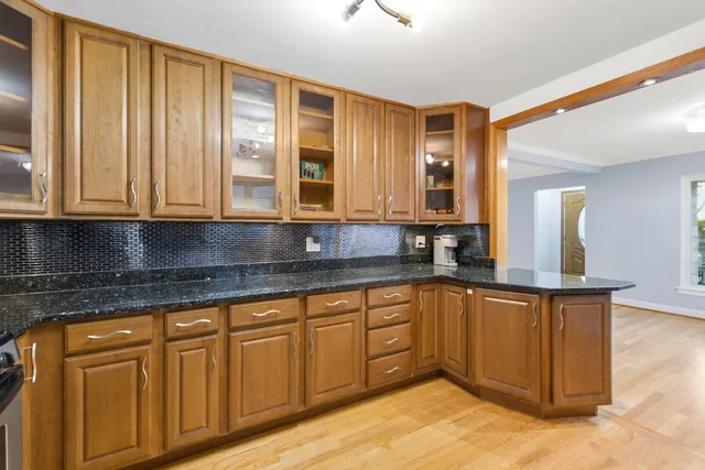 $3,600 | 4656 North Narragansett Avenue, Harwood Heights, IL 60706