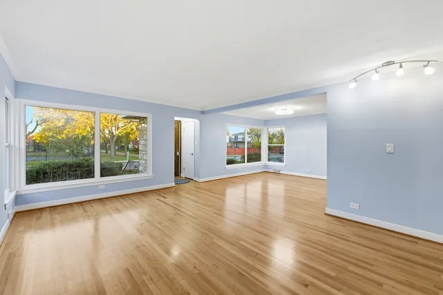 $3,600 | 4656 North Narragansett Avenue, Harwood Heights, IL 60706