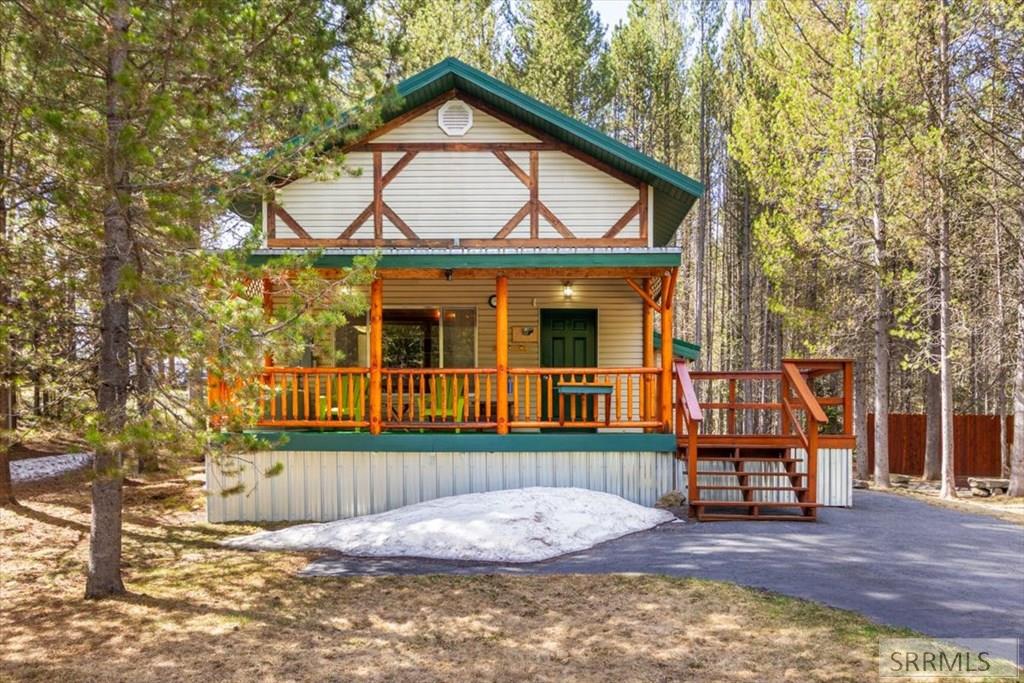 4010 Coyote Road Island Park, ID 83429 - Photo 5 of 62