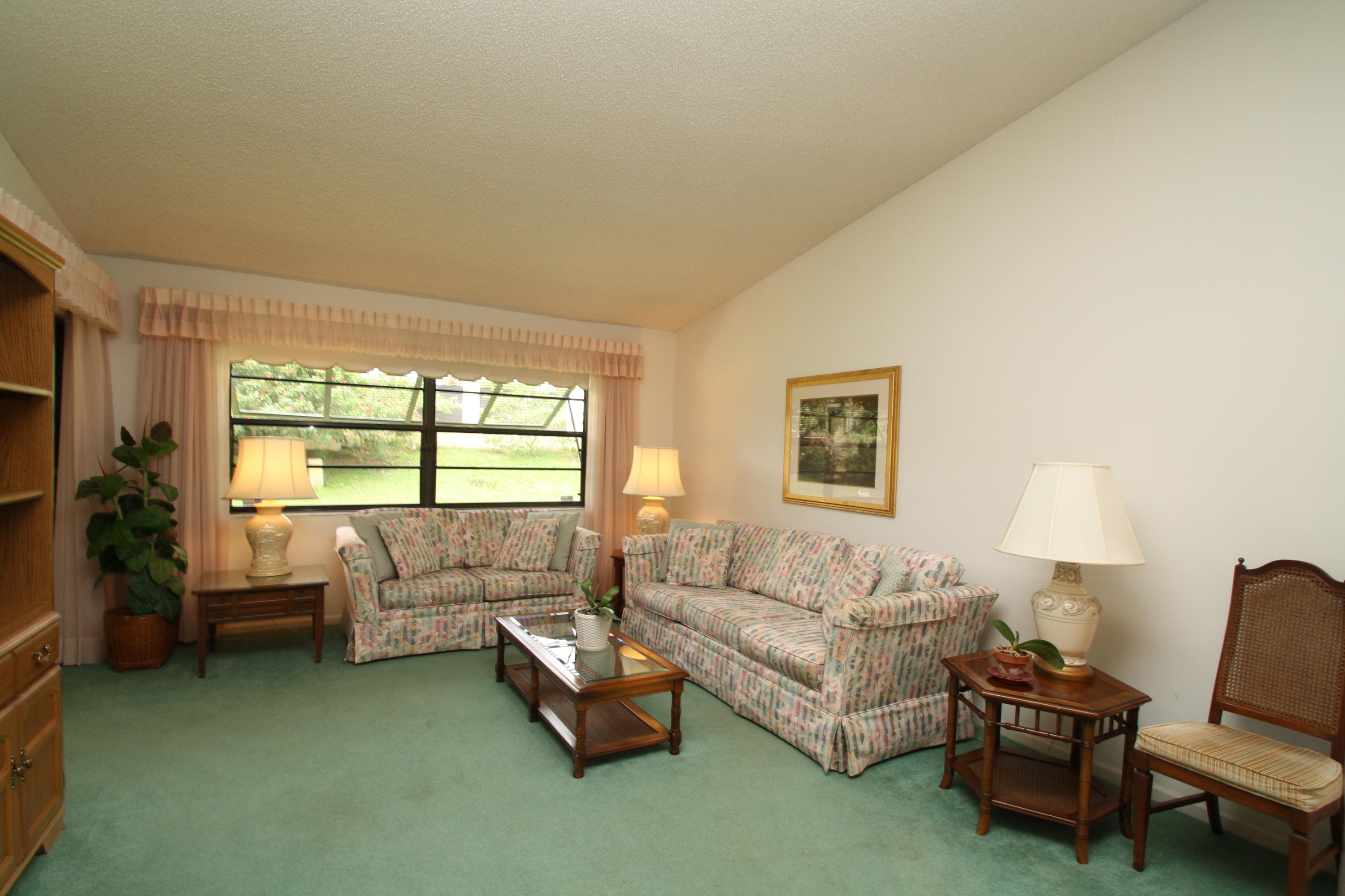 2 Ridge Pointe Drive, Unit F Boynton Beach, FL 33435 - Photo 12 of 29 Living Room