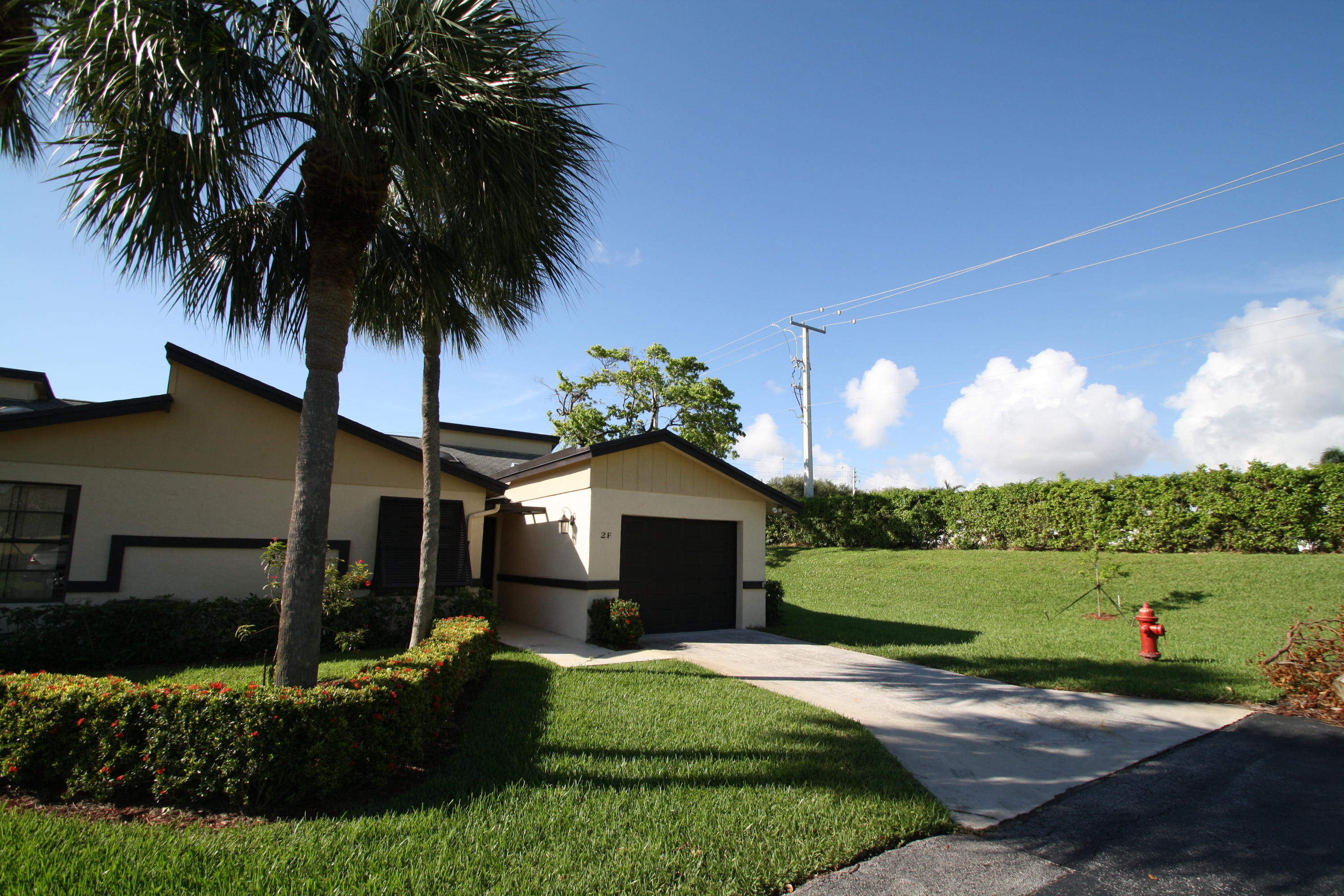 2 Ridge Pointe Drive, Unit F Boynton Beach, FL 33435 - Photo 2 of 29 Corner Unit