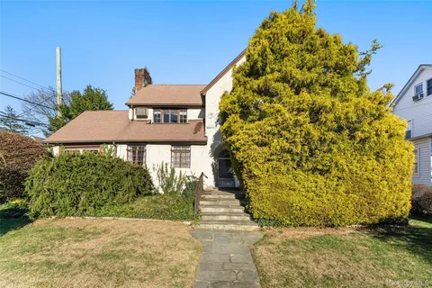 $675,000 | 10 Shawnee Avenue, Yonkers, NY 10710