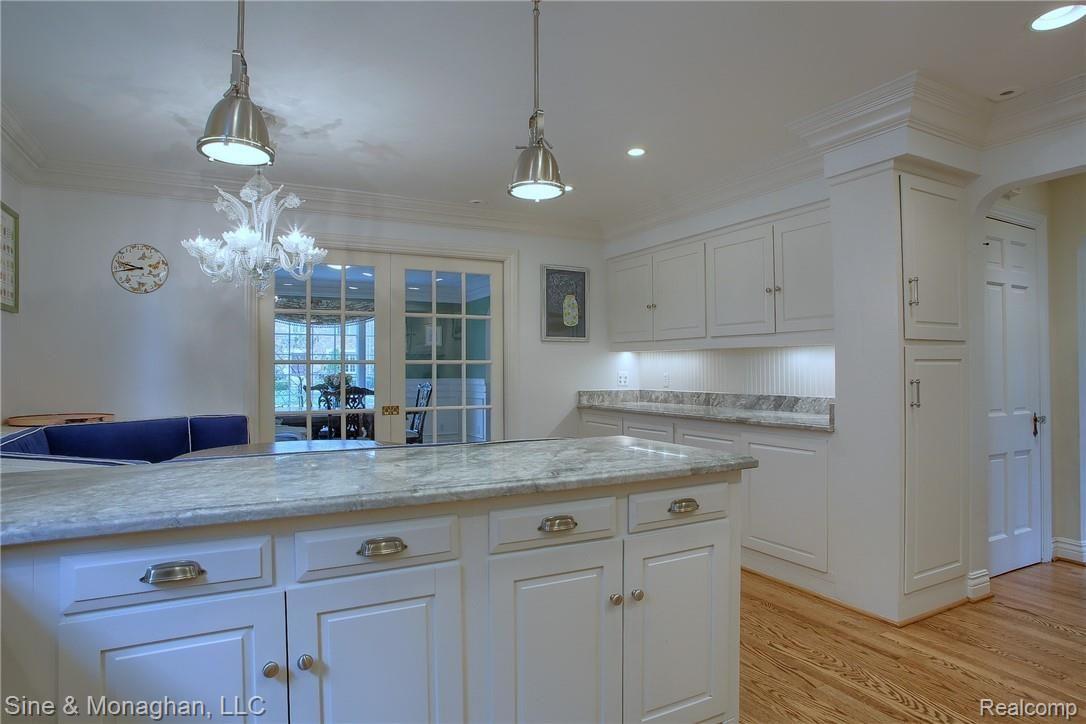 601 Lincoln Road Grosse Pointe, MI 48230 - Photo 9 of 40 9-Kitchen 3rd View.jpg