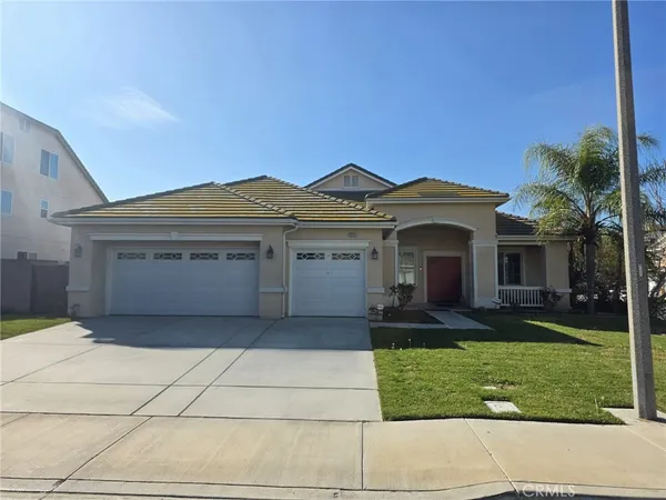 $1,000,000 | 13761 River Downs Street, Eastvale, CA 92880