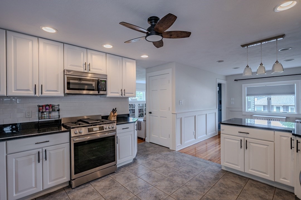10 Richards Road Weymouth, MA 02189 - Photo 10 of 40