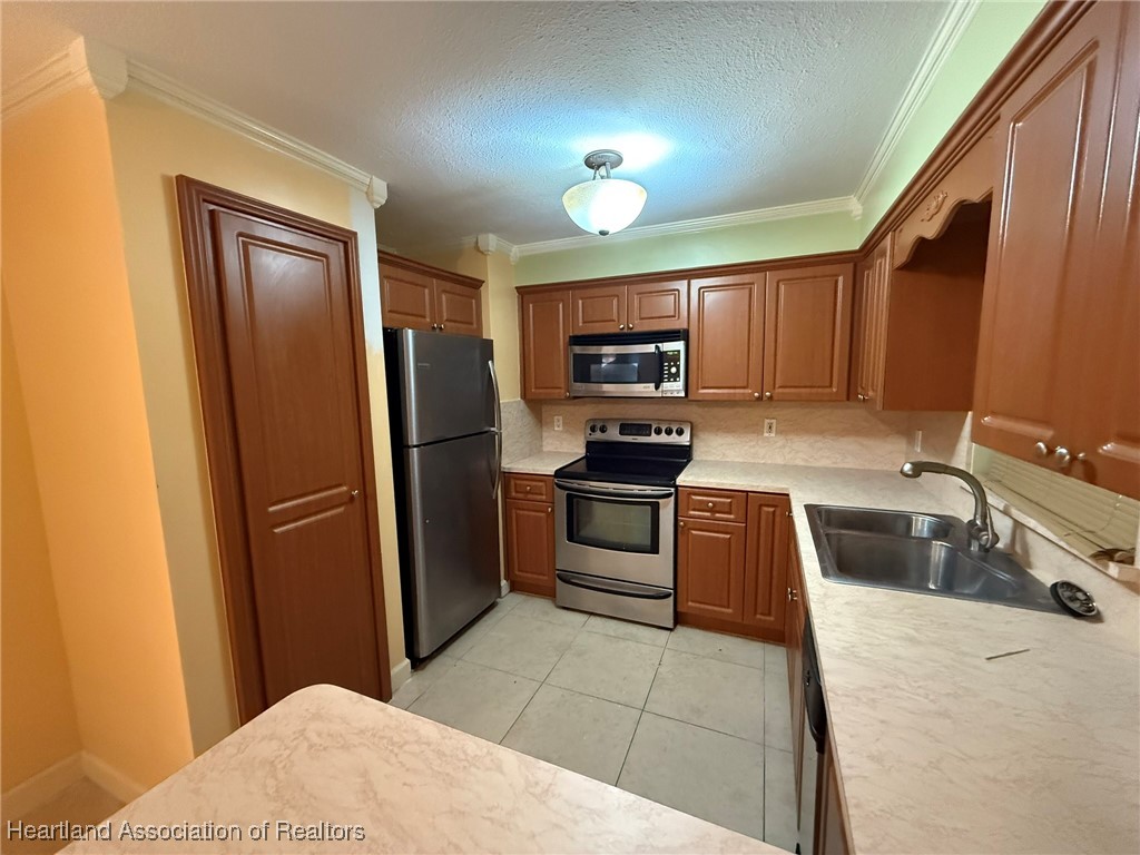 2224 Avalon Road Sebring, FL 33870 - Photo 9 of 19 Gallery Image 9