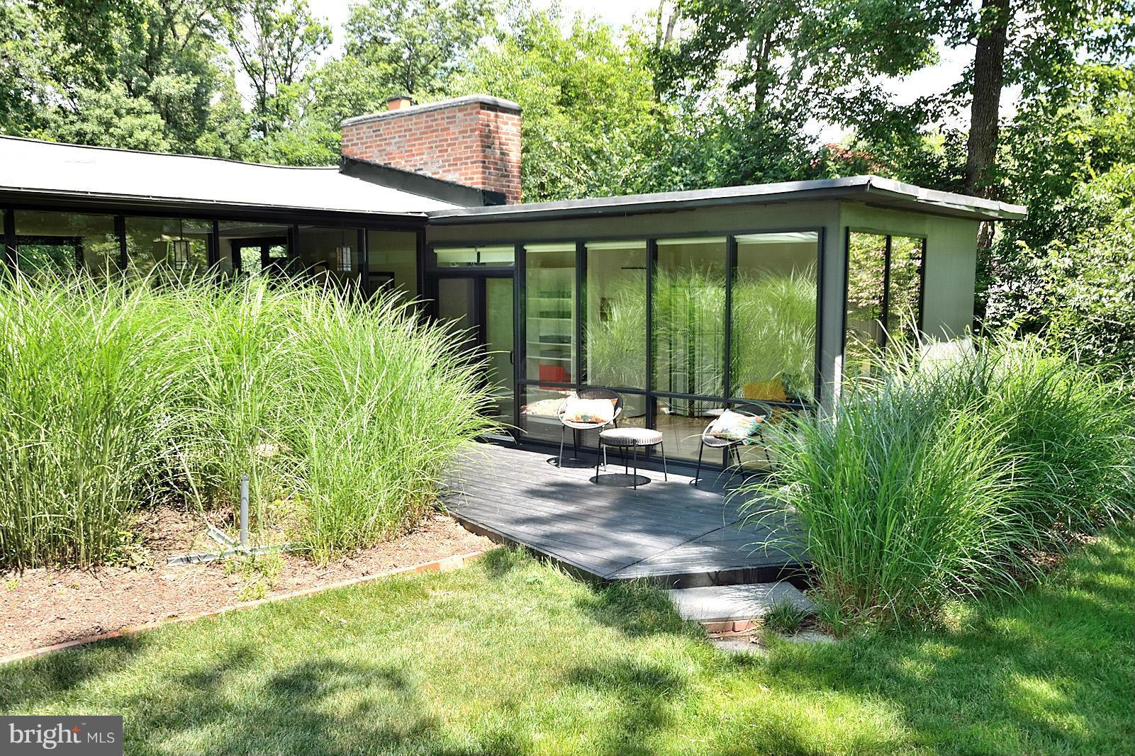 2003 Marthas Road Alexandria, VA 22307 - Photo 20 of 22 Sun Deck