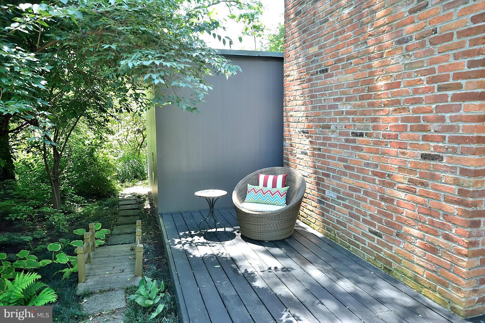 2003 Marthas Road Alexandria, VA 22307 - Photo 22 of 22 Front Deck
