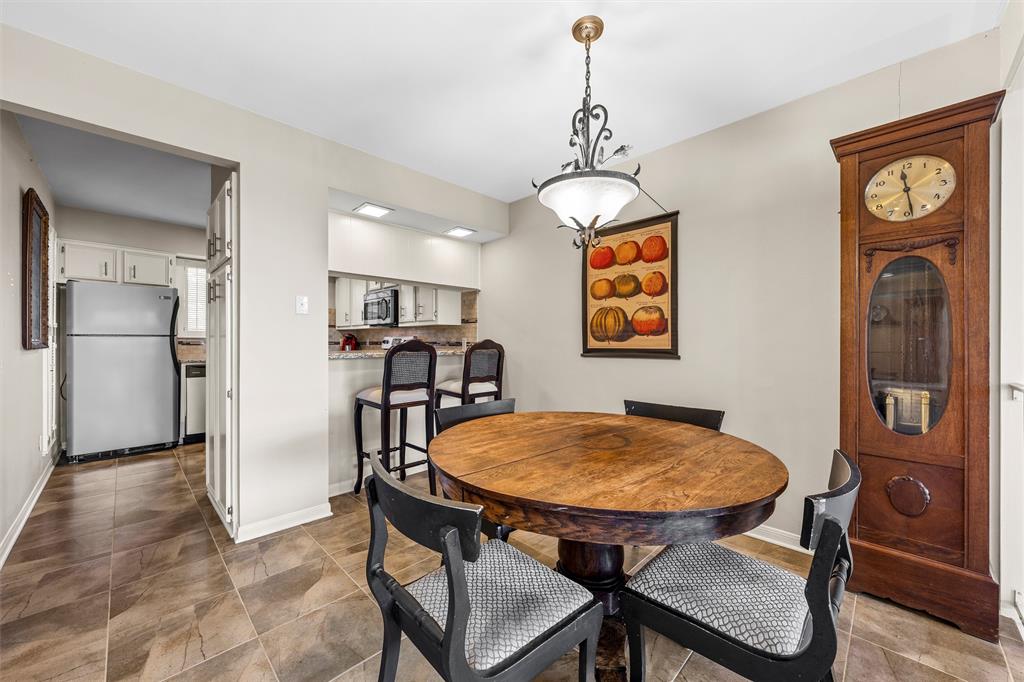 2901 Lake Shore Drive, Unit 405 Waco, TX 76708 - Photo 9 of 31 a view of a dining room with furniture