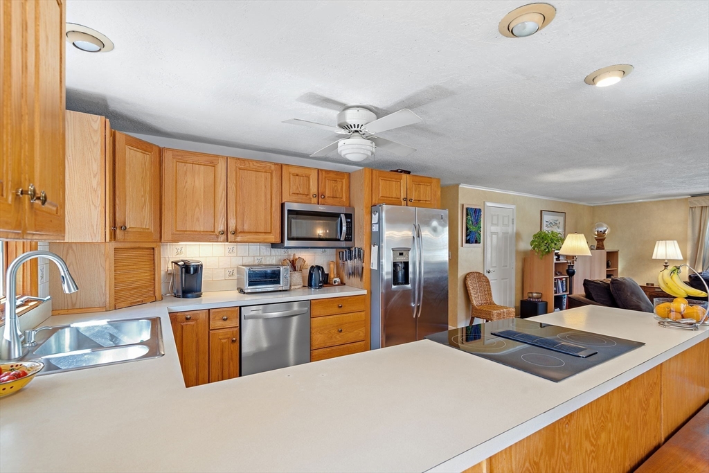 352 Taylor Road Stow, MA 01775 - Photo 11 of 39