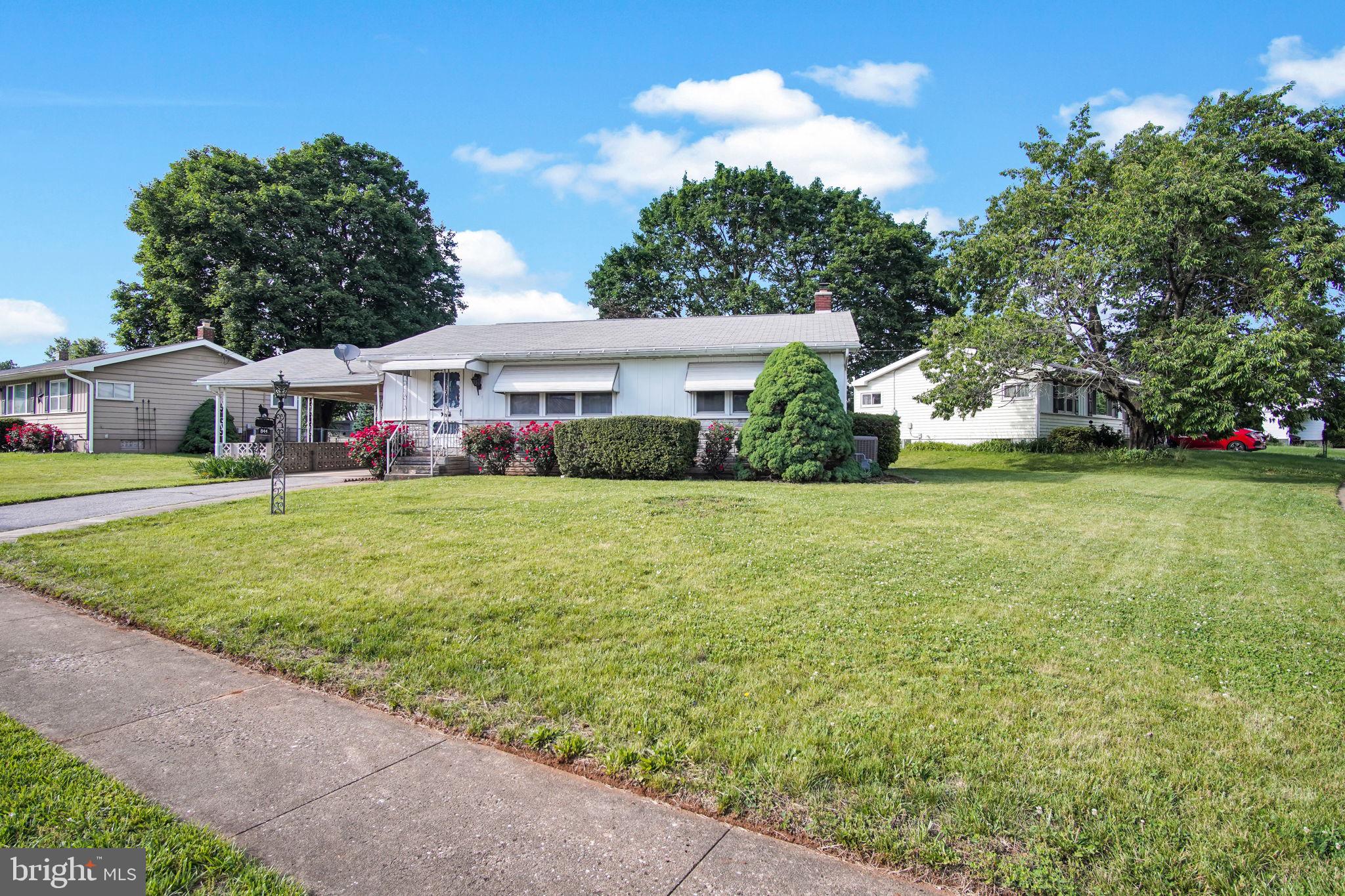 844 Gunnison Road York, PA 17404 - Photo 3 of 34
