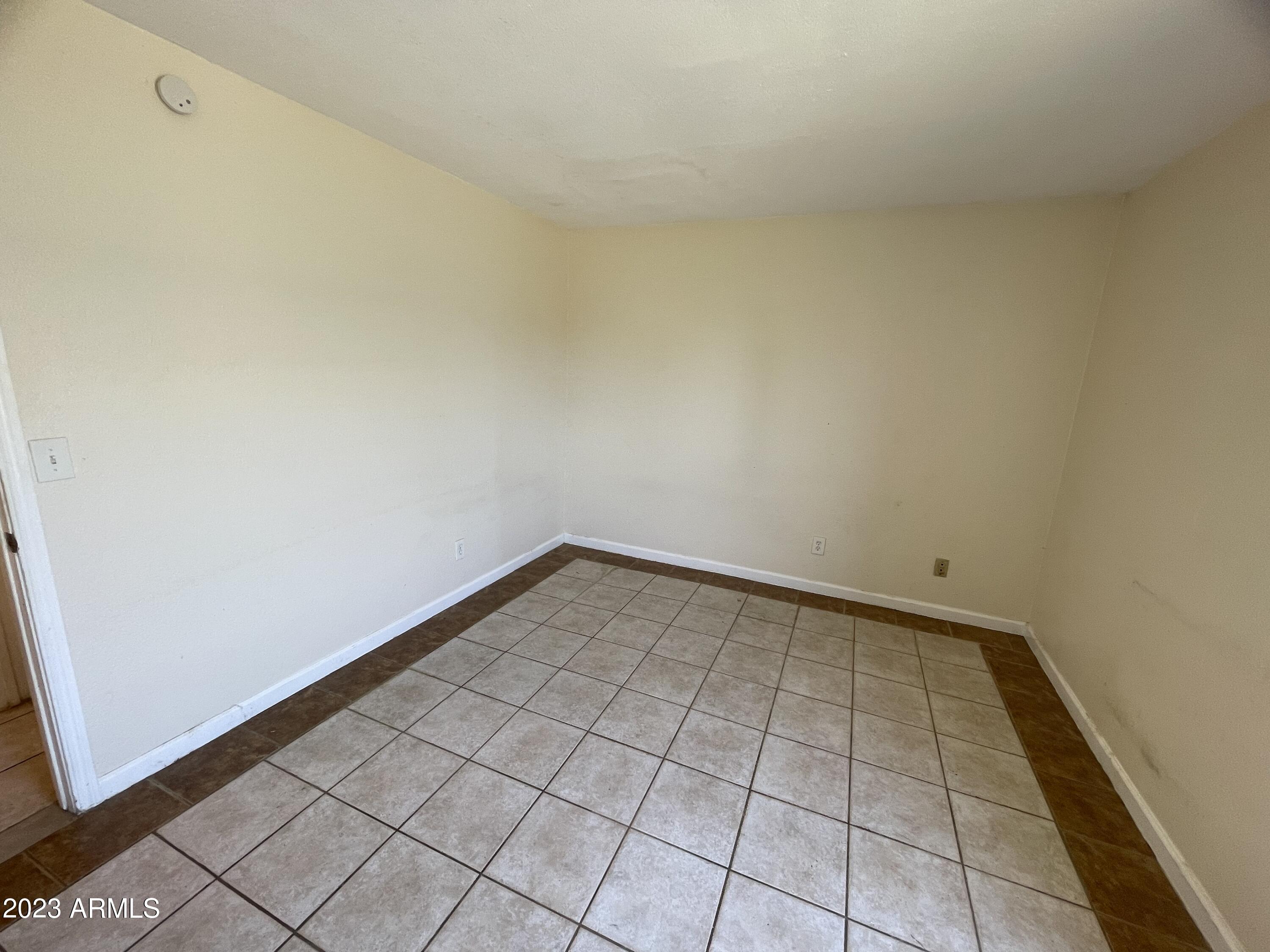2605 West Ocotillo Road, Unit 1 Phoenix, AZ 85017 - Photo 14 of 19 IMG_9180