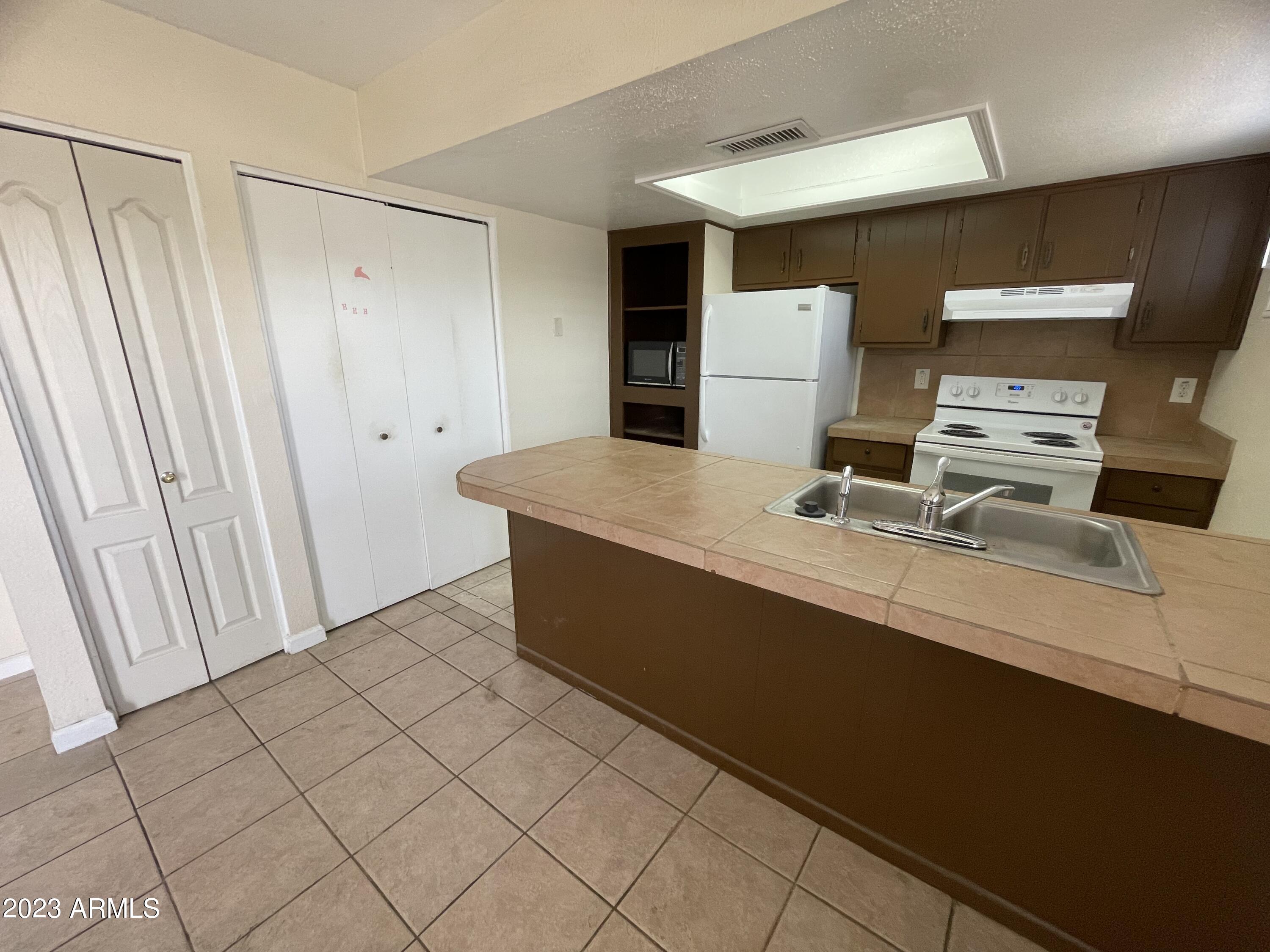 2605 West Ocotillo Road, Unit 1 Phoenix, AZ 85017 - Photo 5 of 19 IMG_9195